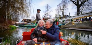 Mit Kamin und Wolldecken: Winterkahnfahrten boomen Die Stille genießen. Das geht bei einer Kaminfahrt.