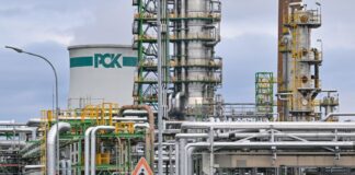 Bund verlängert Garantie für Beschäftigte der PCK-Raffinerie Gute Nachrichten für die Beschäftigten der PCK-Raffinerie in Schwedt. (Archivbild)