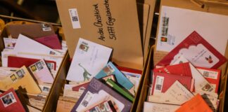 Weihnachtspost: Kinder wünschen sich Spielzeug und Frieden Briefe an das Christkind. Viele Helfer beantworten sie und senden die Antwort an die Kinder zurück. (Archivfoto)