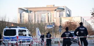 3.600 Polizisten bei Selenskyj-Besuch – «Gefährdungsstufe 0» 3.600 Polizisten aus ganz Deutschland schützen Ukraine-Beratungen in Berlin.