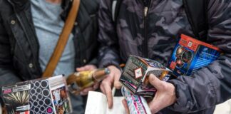 Feuerwehr und Klinik geben Tipps zum Umgang mit Feuerwerk Der Umgang mit Feuerwerk ist nicht ungefährlich. (Symbolbild)