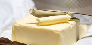 15 Kilo Butter aus Supermarkt entwendet? Polizei stellt Trio 59 Packungen Butter hatten die Männer dabei. (Symbolbild)