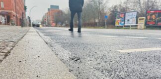 Wetterdienst warnt vor Glätte in Berlin und Brandenburg In Berlin und Brandenburg könnte es glatt werden.