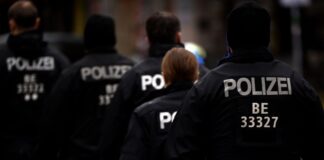 Die Berliner Polizei geht seit fast einem Monat mit größeren Razzien gegen die organisierte Kriminalität vor. (Symbolbild)