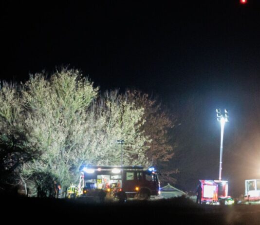 Leck bei Öl-Pipeline in Brandenburg geschlossen Die Feuerwehr war bis in die Nacht im Einsatz.