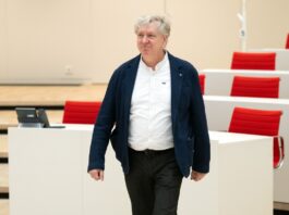 Von Ossowski zieht Kandidatur für Kontrollkommission zurück Der Abgeordnete André von Ossowski trat Anfang Januar aus der BSW-Fraktion aus und ist nun fraktionsloser Abgeordneter im Brandenburger Landtag. (Archivbild)