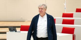 Von Ossowski zieht Kandidatur für Kontrollkommission zurück Der Abgeordnete André von Ossowski trat Anfang Januar aus der BSW-Fraktion aus und ist nun fraktionsloser Abgeordneter im Brandenburger Landtag. (Archivbild)