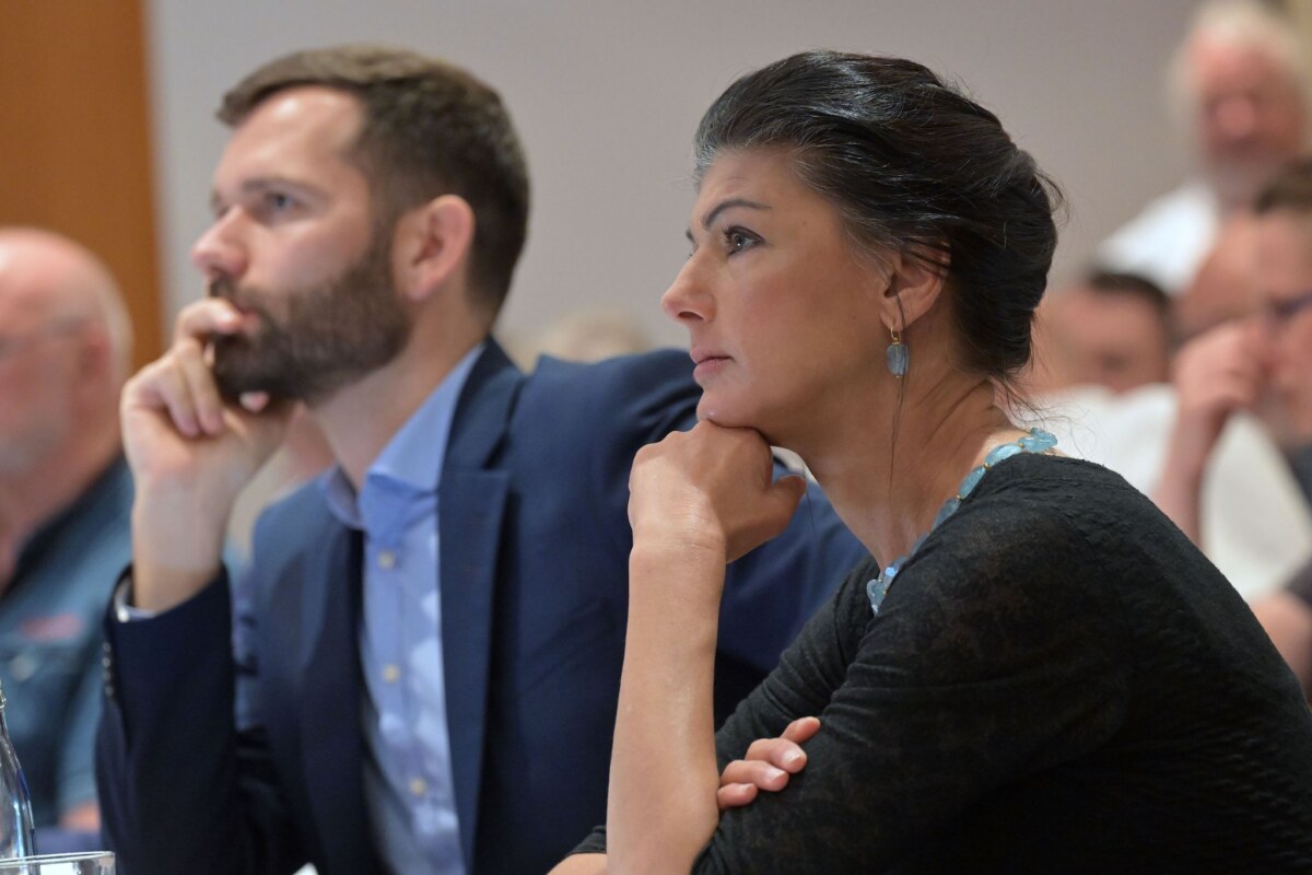 Landesparteitag des Bündnis Sahra Wagenknecht (BSW) Brandenburgs BSW-Landesgeschäftsführer Stefan Roth äußert sich zur Forderung der SPD nach einem Treuebekenntnis zur Koalition. (Archivbild)