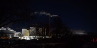 Betreiber: 7.000 Berliner Haushalte haben wieder Strom Viele Haushalte im Südwesten Berlins haben die erste Nacht in Kälte und Dunkelheit verbracht - und sind weiterhin ohne Strom.