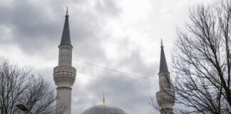 Beerdigung im Clan-Milieu führt zu größerem Polizeieinsatz In der Sehitlik-Moschee soll es ein Trauergebet geben. (Archivbild)