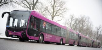 Noch bis Ende April fährt wegen der Sanierungsarbeiten ein Schienenersatzverkehr mit Bussen.