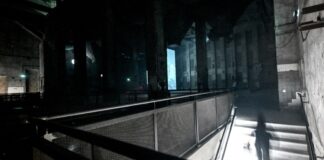 Kunst auf dem Berghain-Gelände Der französische Künstler Pierre Huyghe zeigt seine neue Installation «Liminals» in der Halle am Berghain.