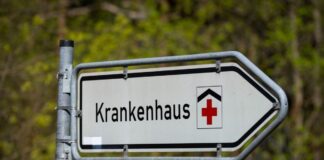 Einigung bei Krankenfahrten in Brandenburg Die AOK Nordost und die Anbieter von Krankenfahrtdiensten zu Ärzten oder Kliniken haben sich über die Vergütung der Leistungen geeinigt. (Symbolbild)