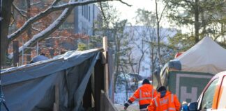 170 Fachkräfte retten Berliner Stromnetz bei Eiseskälte 170 Experten und Techniker flicken das Berliner Stromnetz wieder.