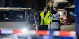 Mordkommission ermittelt nach Schüssen in Tiergarten Die Polizei war nach Schüssen in Berlin-Tiergarten am Abend mit einem Großaufgebt im Einsatz.