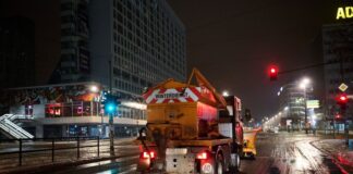 Tauwetter sorgt für spiegelglatte Straßen Warnungen vor Glatteis.