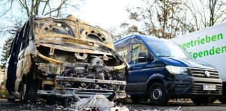 Erneut Kältebus angezündet – Polizei stellt Tatverdächtigen Bereits vor Tagen wurde ein Kältebus in Brand gesetzt. (Archivbild)