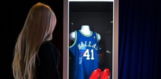 Dunks und Dirks Schuhe: NBA House in Berlin eröffnet Bis Sonntag ist das NBA House geöffnet.