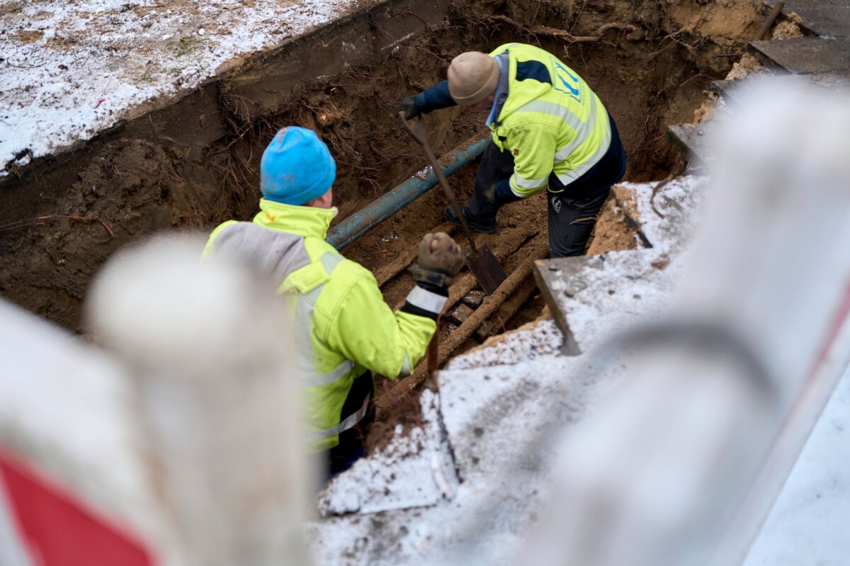 Stromausfall Berlin Mit Ersatzleitungen konnten einige Haushalte wieder ans Stromnetz angeschlossen werden, rund 35.000 müssen aber wohl bis Donnerstag Geduld haben.