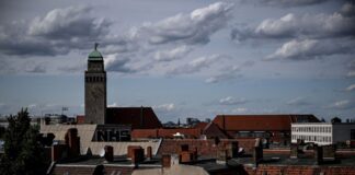Neukölln geht gegen Wohnungsvermietung auf Zeit vor Nicht nur im Bezirk Neukölln setzen immer mehr Vermieter auf das Modell "Wohnen auf Zeit". (Symbolbild)