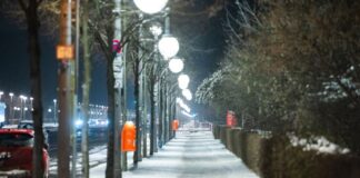 Glatteis droht Berlin und Brandenburg Glatteis könnte in den kommenden Tagen auch auf den Fußwegen für Gefahr sorgen. (Symbolbild)