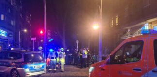 Mehrere Verletzte durch Schüsse in Berliner Wohnung In einer Wohnung in der Wichmannstraße sind am Sonntagabend mehrere Menschen durch Schüsse verletzt worden.