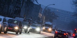 Berlin und Brandenburg wappnen sich für Sturmtief Wegen des Wetters muss mit starken Einschränkungen auf Straßen und Wegen gerechnet werden.