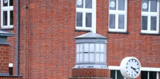 IG Metall will Alstom-Werk an S-Bahn-Auftrag beteiligen Die IG Metall will sich für das Alstom-Werk in Hennigsdorf einsetzen (Archivbild).