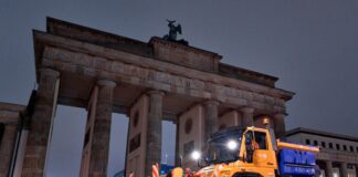 Verkehrschaos in Berlin durch Eis und Glätte Eis und Glätte haben den Berliner Verkehr an Morgen ins Chaos gestürzt.