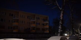 Berliner Südwesten startet in weiteren Tag ohne Strom Ein weiterer Tag ohne Strom bricht im Südwesten an. (Archivbild)