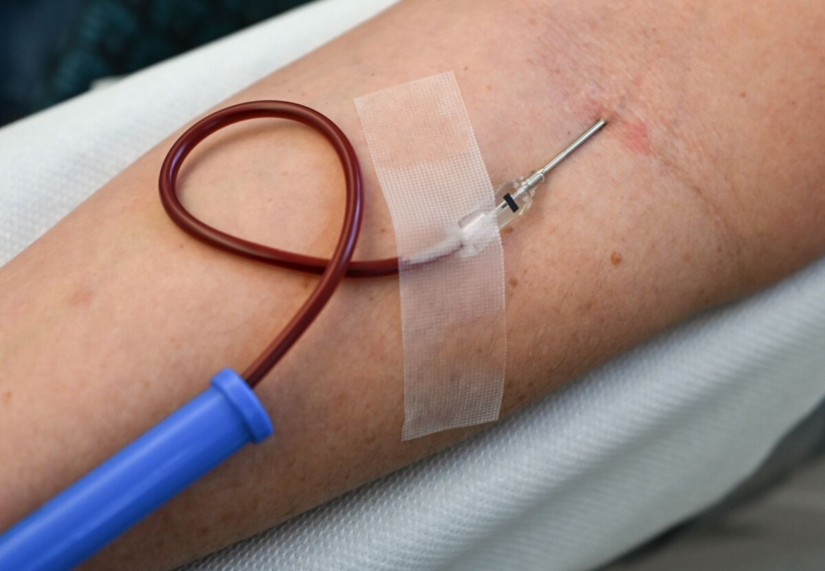 Blutspende In Berlin und Brandenburg werden laut DRK jeden Werktag zwischen 600 und 800 Blutspenden benötigt. (Archivbild)
