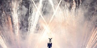 Feuerwerk am Brandenburger Tor zum Jahresbeginn 2026 Über dem Brandenburger Tor gab es um Mitternacht ein eindrucksvolles Feuerwerk.