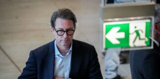 Kommt es zum Prozess gegen Scheuer nach Maut-Debakel? Die Berliner Staatsanwaltschaft hat Anklage gegen den ehemaligen Bundesverkehrsminister Andreas Scheuer erhoben. (Archivbild)