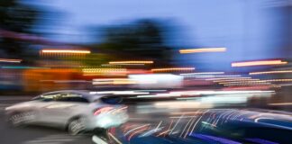 Illegale Autorennen – härtere Maßnahmen gegen Vermieter Rasereien auf Berlins Straßen sorgen weiterhin für viele Verfahren bei der Justiz. (Symbolbild)