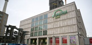 ZLB spricht sich für Einzug am Alexanderplatz aus Senat und Eigentümer ringen weiter um die Zukunft der Galeria am Alexanderplatz. (Archivbild)