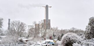 Kein Strom: Berliner Unternehmen erwarten Millionen-Schäden Die Unternehmensverbände in Berlin und Brandenburg rechnen wegen des Stromausfalls mit extremen Belastungen und hohen Schäden (Archivbild).