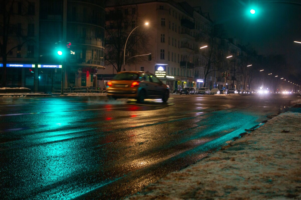 Winterwetter – Sturmtief «Elli» – Berlin Am frühen Morgen meldet die Polizei nur wenige Verkehrsunfälle. (Symbolbild)