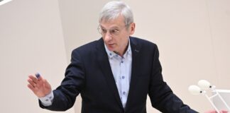 AfD sieht Wählerwillen verletzt und will Neuwahl Der AfD-Fraktionsvorsitzende Hans-Christoph Berndt hält nach dem Ende der Koalition von SPD und BSW eine Neuwahl für erforderlich. (Archivbild)