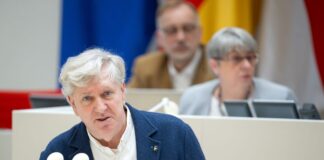 Ehemalige BSW-Abgeordnete gründen Gruppe – rechtlich offen Drei frühere Brandenburger BSW-Landtagsabgeordnete - darunter André von Ossowski - wollen eine eigene Gruppe bilden (Archivbild).