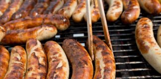 Dürfen Würstchen unter dem Namen «Eberswalder» bald woanders produziert werden? Die IHK Ostbrandenburg sieht die Marke fest an die Region gebunden. (Symbolbild)