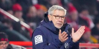 Emotionale Fischer-Rückkehr: Mainz verpasst Sieg bei Union Mainz-Trainer Urs Fischer klatscht in die Hände.
