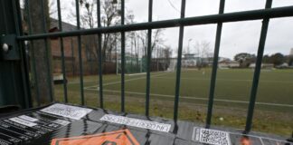 Schwerstverletzter Junge in Potsdam – illegale Kugelbombe? Ein zwölfjähriger Junge ist in Potsdam auf einem Sportplatz vermutlich durch einen Kugelbomben-Blindgänger schwer verletzt worden.