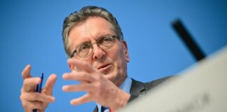 Berlin neues Vorsitzland der Bauministerkonferenz Berlins Bausenator Christian Gaebler (SPD) ist neuer Vorsitzender der Bauministerkonferenz. (Archivbild)