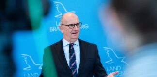 Wie geht es nach dem Aus für Rot-Lila in Brandenburg weiter? Brandenburgs Ministerpräsident Dietmar Woidke (SPD) erklärt die Koalition mit dem BSW für beendet.