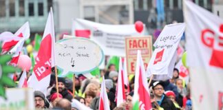 Einschränkungen an Schulen und Ämtern wegen Warnstreiks Bereits am 18. Dezember hatten Gewerkschaften im Rahmen der aktuellen Tarifrunde zu einem Warnstreik im öffentlichen Dienst Berlins aufgerufen. (Archivbild)