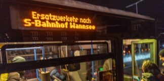 S1 und S7 fahren wieder durch – Einschränkungen bleiben Die S-Bahnzüge der Linien S1 und S2 fahren wieder durch. Weil die S1 aber noch nicht überall hält, bleibt der Ersatzverkehr vorerst bestehen. (Archivbild)