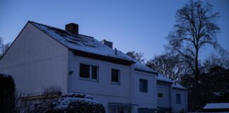 Handwerker wegen beschädigter Heizungen im Dauereinsatz Während des Stromausfalls wurden Heizungen beschädigt, die Kunden saßen dann auch nach dem Wiederanlaufen der Versorgung noch in der Kälte. (Archivbild)