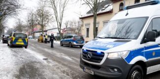 Gezielte Schüsse: 44-Jähriger stirbt in Weißensee Die Berliner Polizei war nach Schüssen auf einen Mann in Berlin-Weißensee im Einsatz.