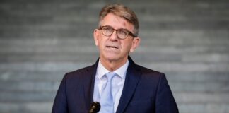 Weimer fordert Demokratisierung in Venezuela Kulturstaatsminister Wolfram Weimer sieht Chancen auf eine Demokratisierung in Venezuela. (Archivbild)