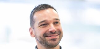 Sportinstitute bauen Basis für Medaillenhoffnungen Skeleton-Bundestrainer Christian Baude freut sich auf die neuen Schlitten für Olympia. (Archivbild)